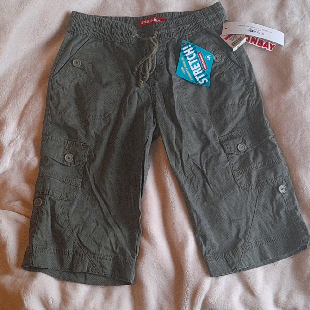 Walking shorts, NWT!